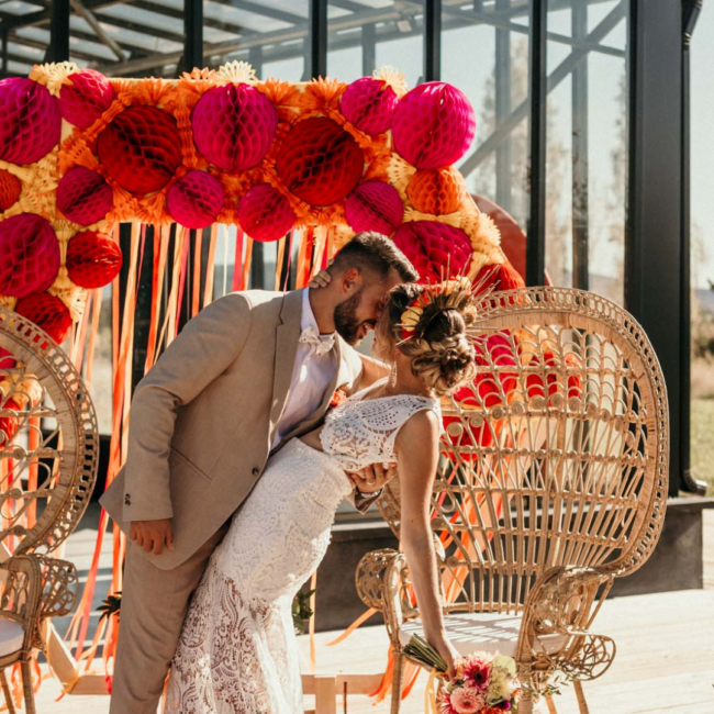 photo de mariés, thème coloré