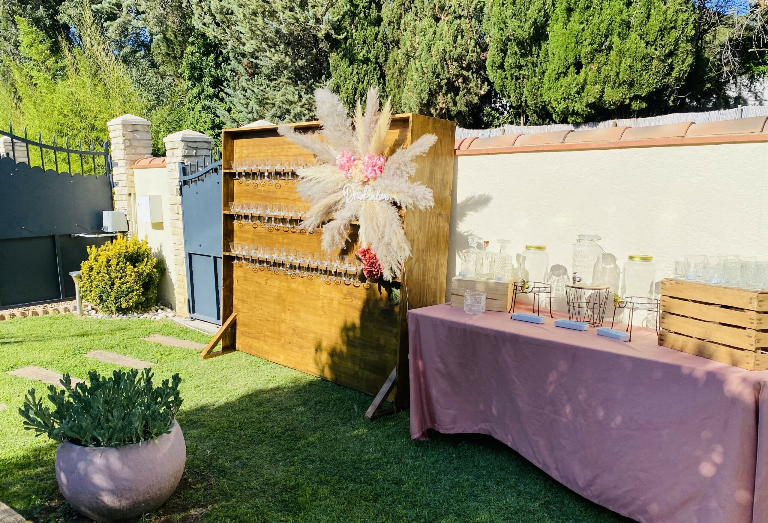 Mur à verre en location – Élégance et praticité pour vos réceptions